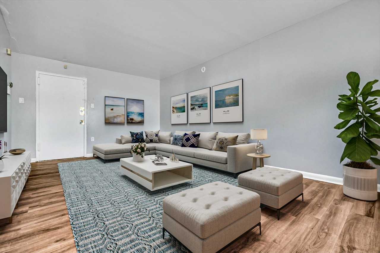 910 W Spencer Ave #1 - Photo 4 of 8