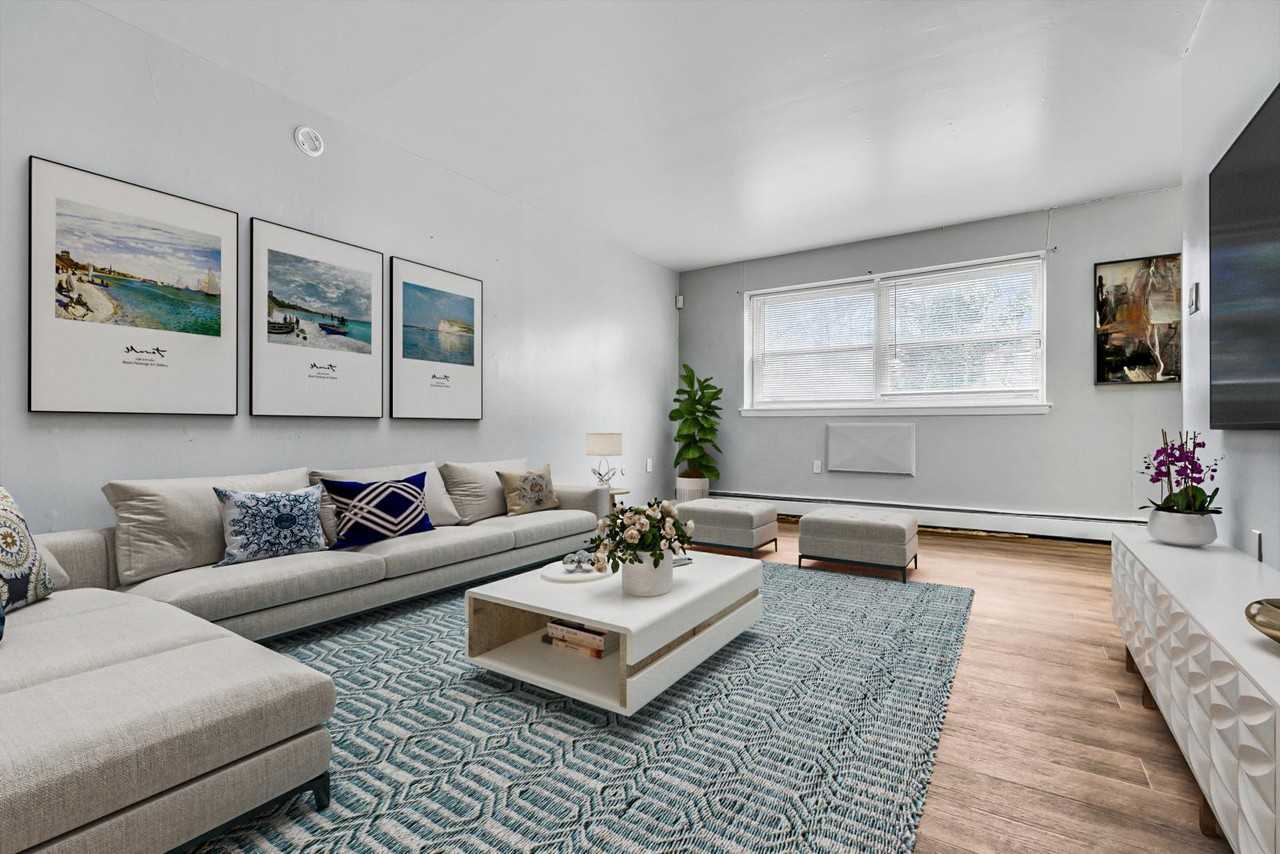 910 W Spencer Ave #1 - Photo 7 of 8