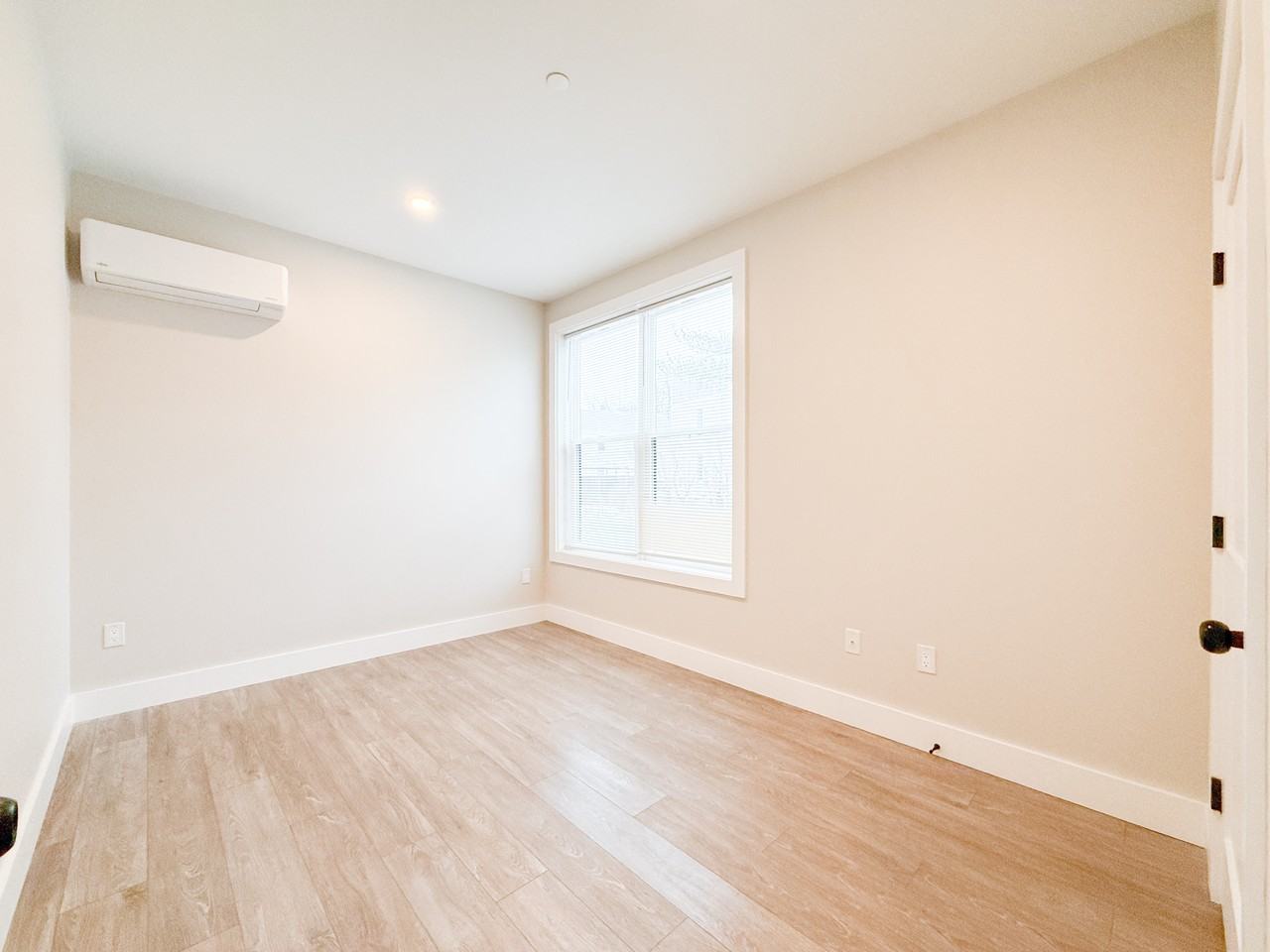 58 River St #3 - Photo 5 of 10