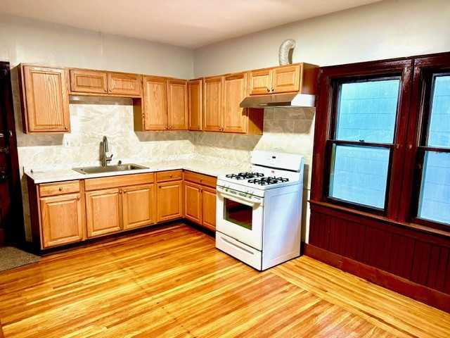 18 S Ryan St - Photo 4 of 16