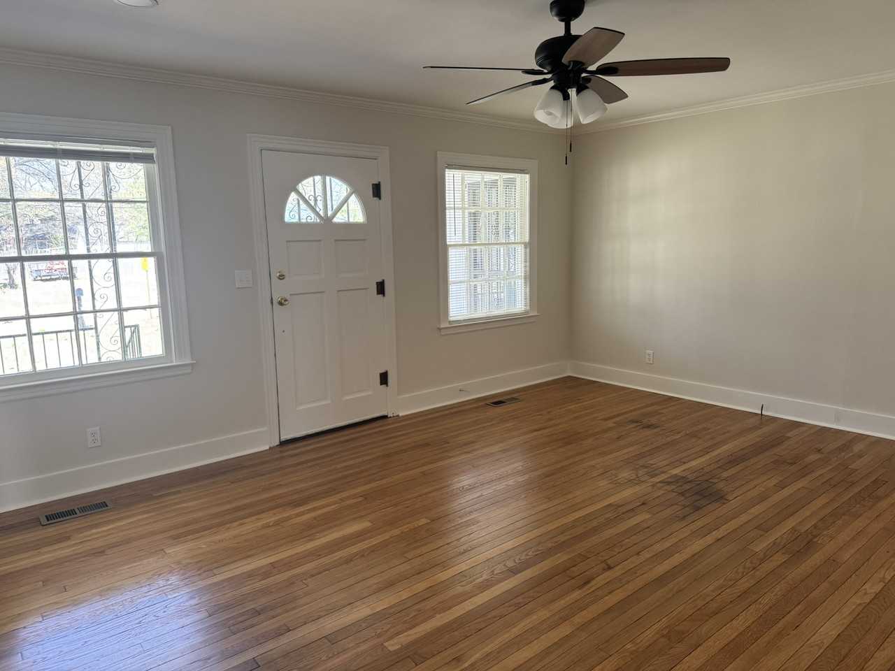 325A E Sherrod Ave #325A - Photo 2 of 17