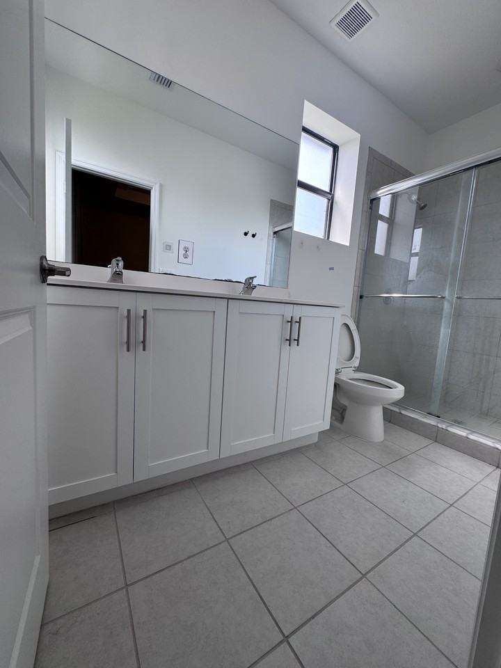 11852 Sw 245th Ter - Photo 4 of 20