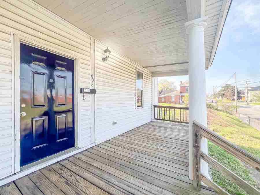 608 Halifax St #608 - Photo 3 of 25