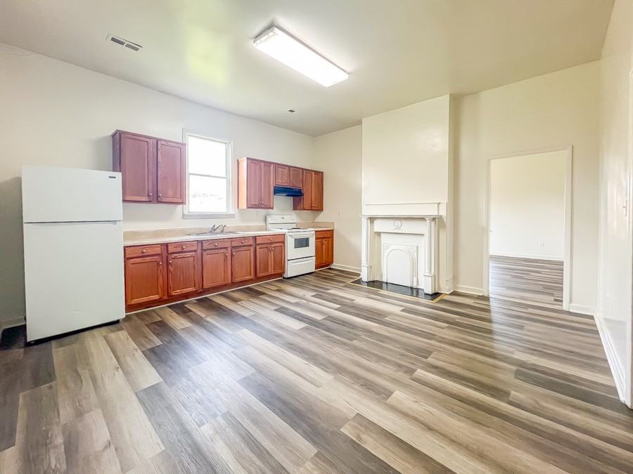 608 Halifax St #608 - Photo 4 of 25