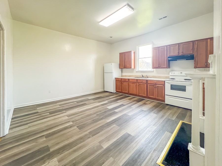 608 Halifax St #608 - Photo 5 of 25