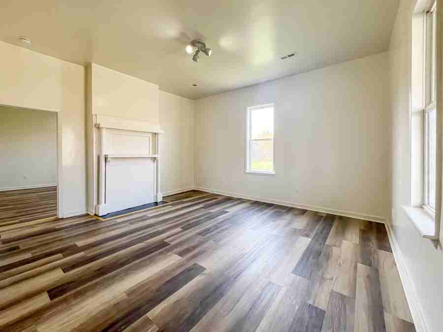 608 Halifax St #608 - Photo 7 of 25