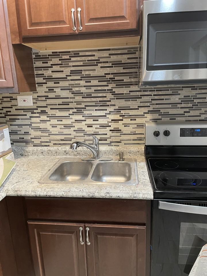 9522 S Vanderpoel Ave - Photo 6 of 8