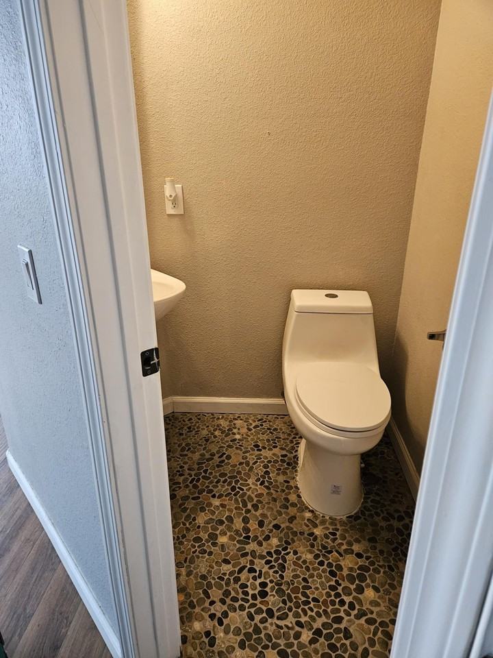6501 San Antonio Dr Ne #5402 - Photo 4 of 11