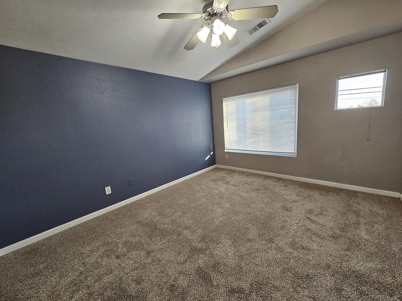 6501 San Antonio Dr Ne #5402 - Photo 6 of 11