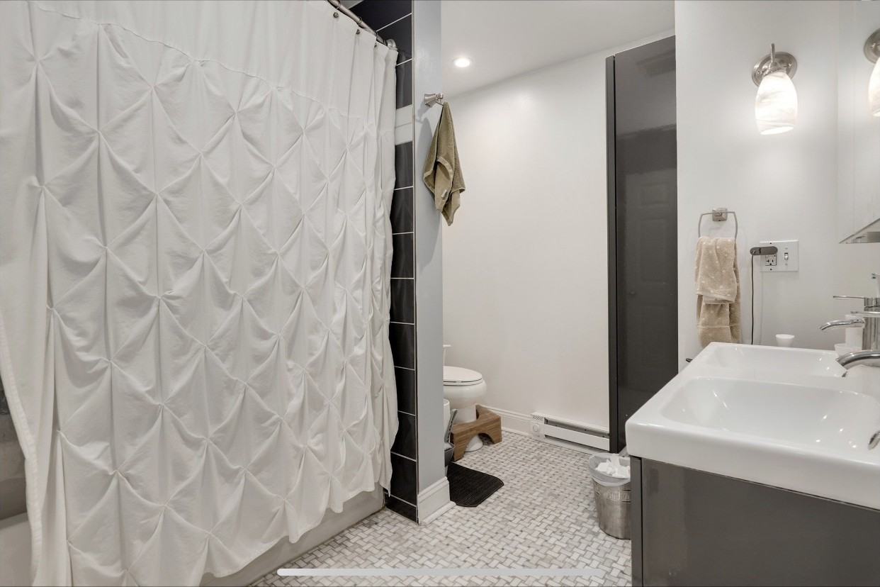 7525 N Claremont Ave #G - Photo 7 of 15