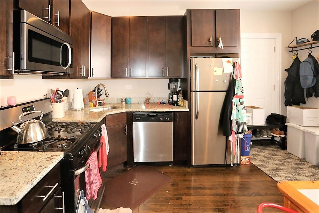 2019 N Hoyne Ave #2R - Photo 6 of 21