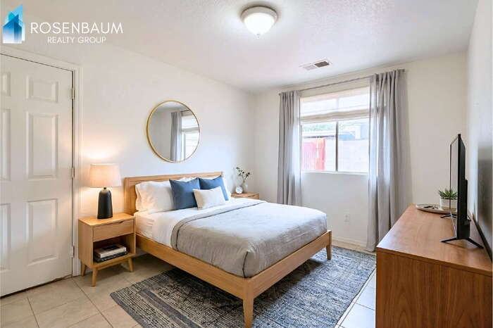 1702 W Shangri La Rd #3 - Photo 5 of 7