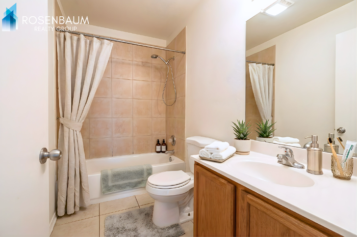 1702 W Shangri La Rd #3 - Photo 6 of 7