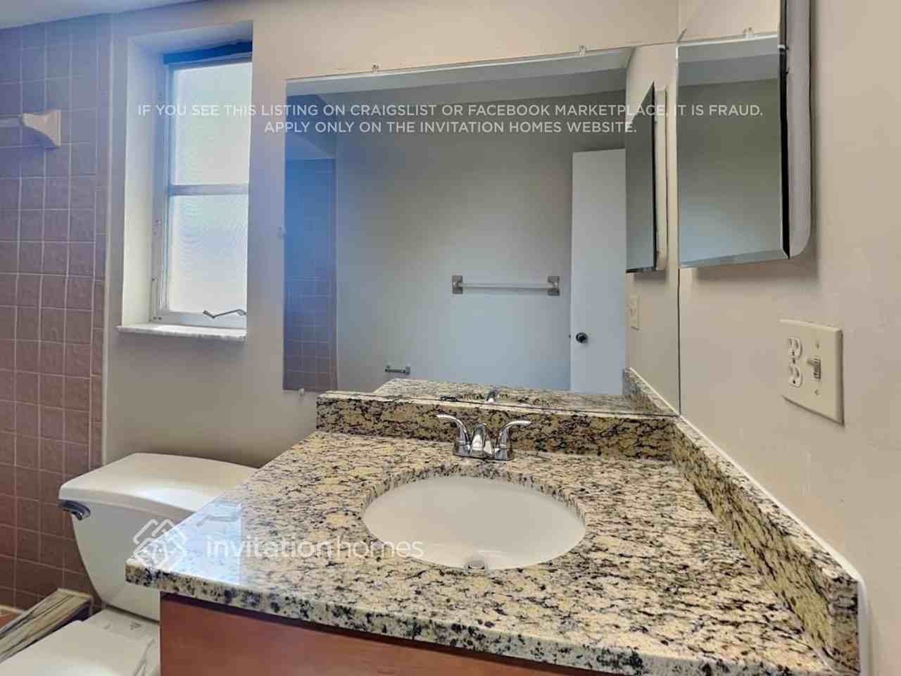 1030 Oakwood Dr - Photo 4 of 9