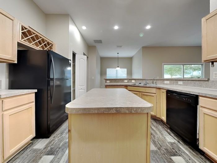 916 Bonaparte Landing Ct - Photo 6 of 16