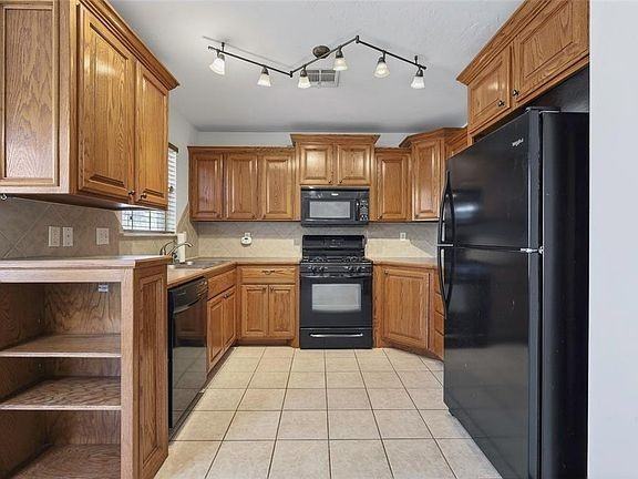 810 East Kc Court - Photo 2 of 20