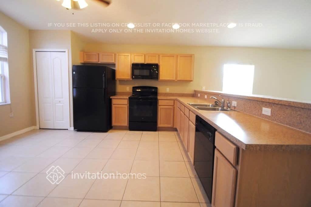 2048 Gloria Cir Ne - Photo 2 of 5