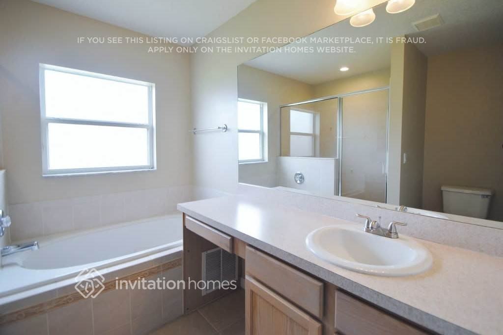 2048 Gloria Cir Ne - Photo 3 of 5