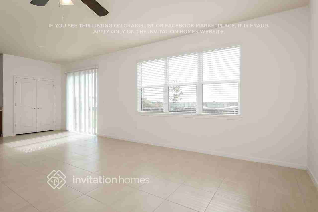 2109 Clear Sky Dr - Photo 4 of 24