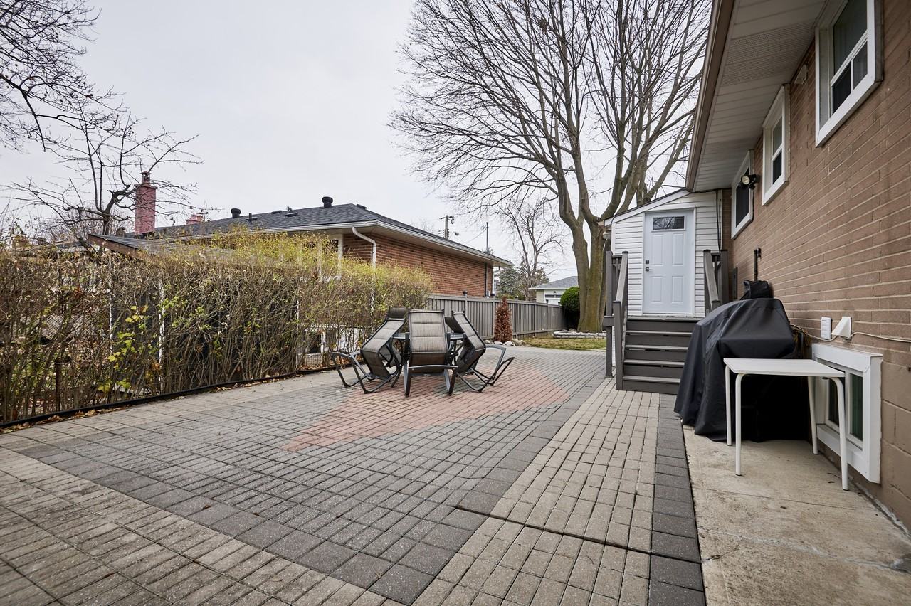 43 Meadowacres Drive - Photo 3 of 14