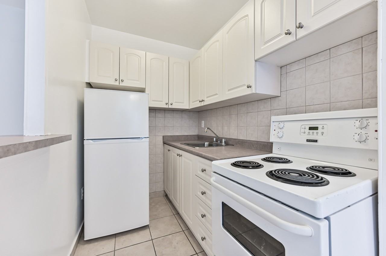 153 St. George - Photo 2 of 7