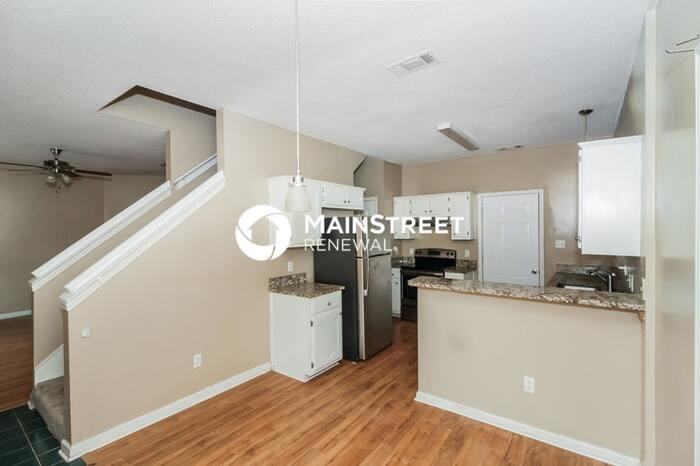 768 Breeze Way - Photo 5 of 15
