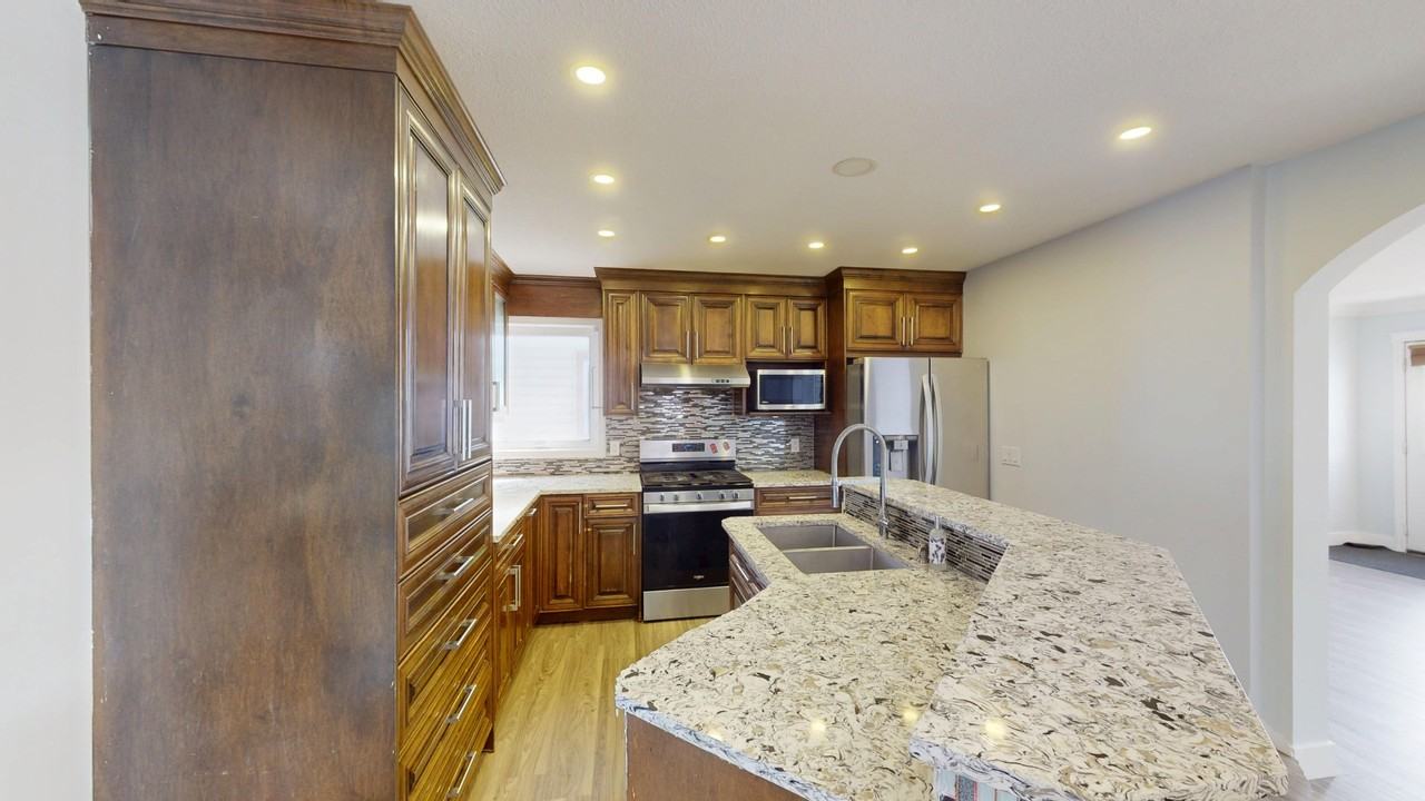 256A Saddlecrest Blvd, NE - Photo 3 of 26