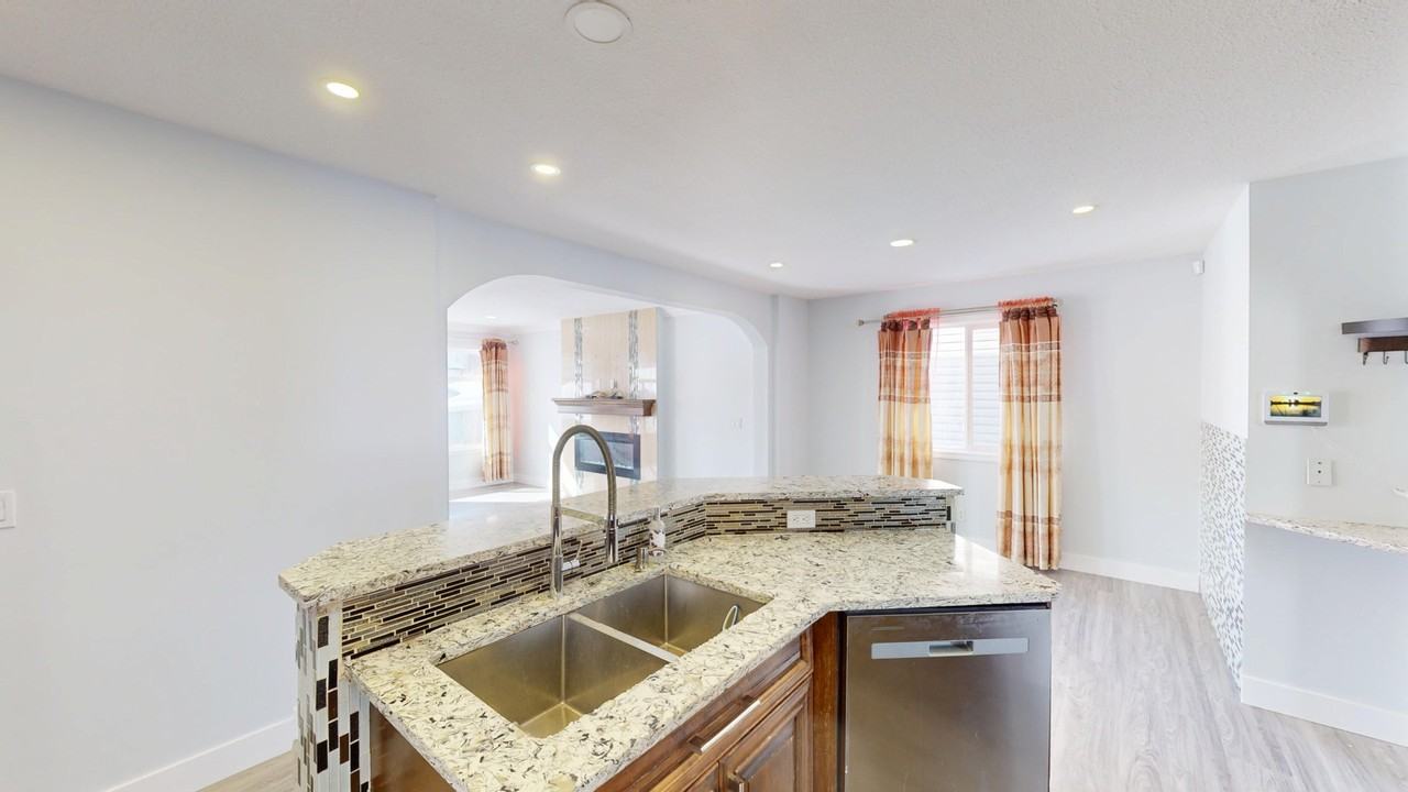 256A Saddlecrest Blvd, NE - Photo 5 of 26