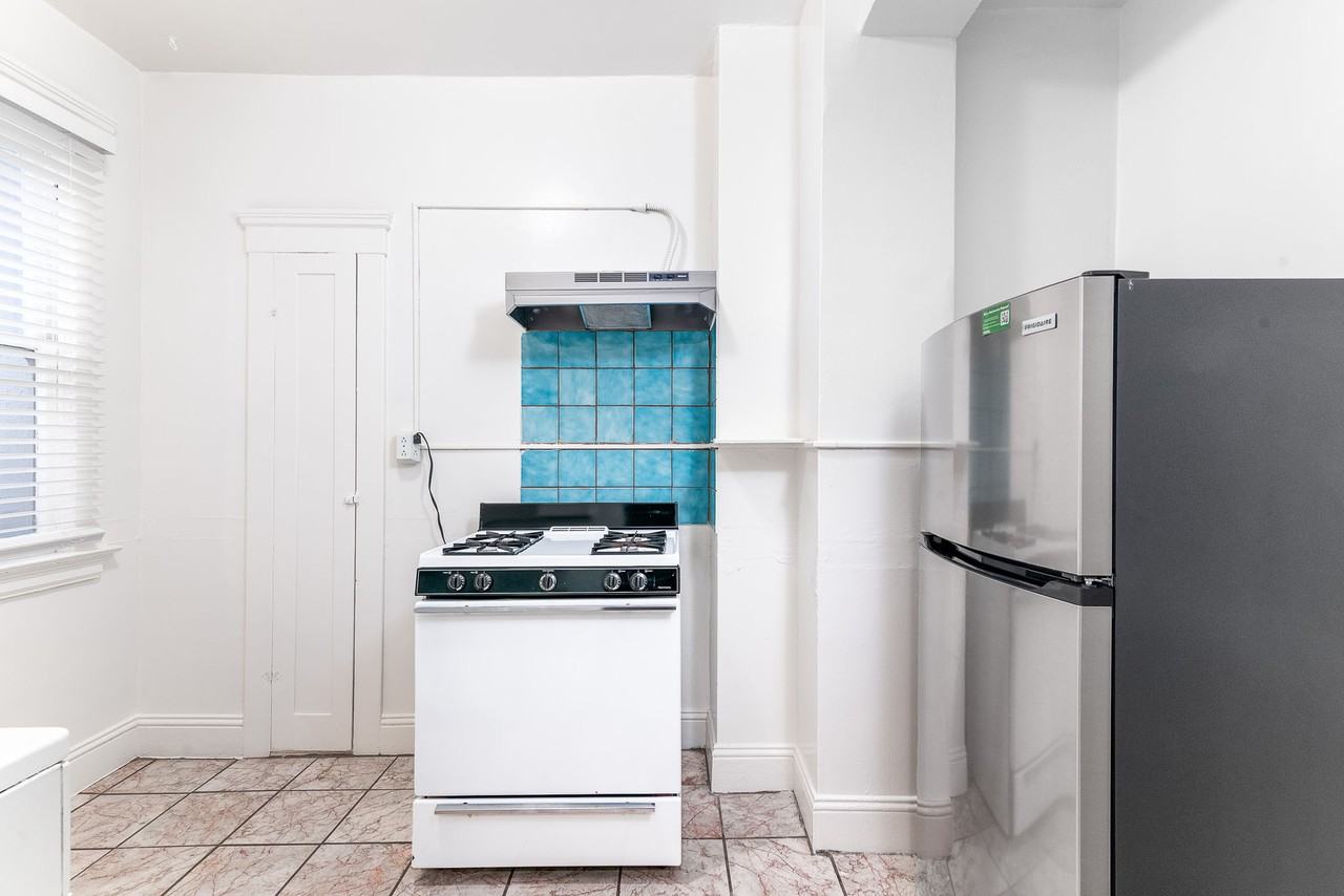 320 Turk - Photo 3 of 10