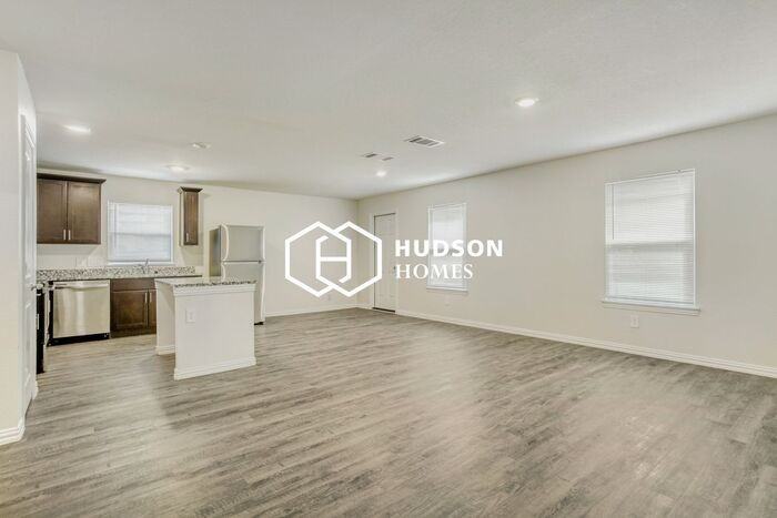 5602 Bacher St - Photo 3 of 14