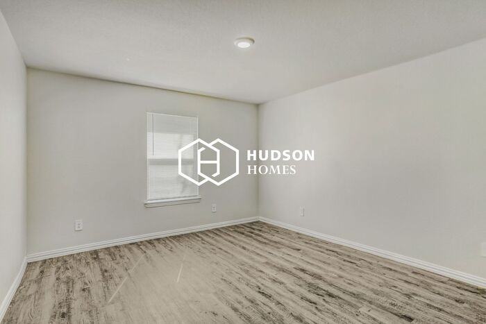 5602 Bacher St - Photo 6 of 14