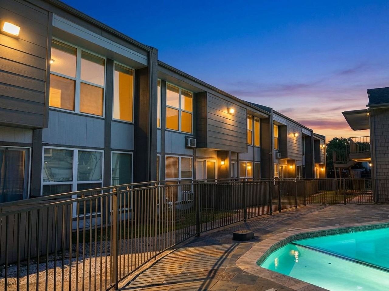 Leaf Hollow Apartments & Townhomes - Photo 5 of 50