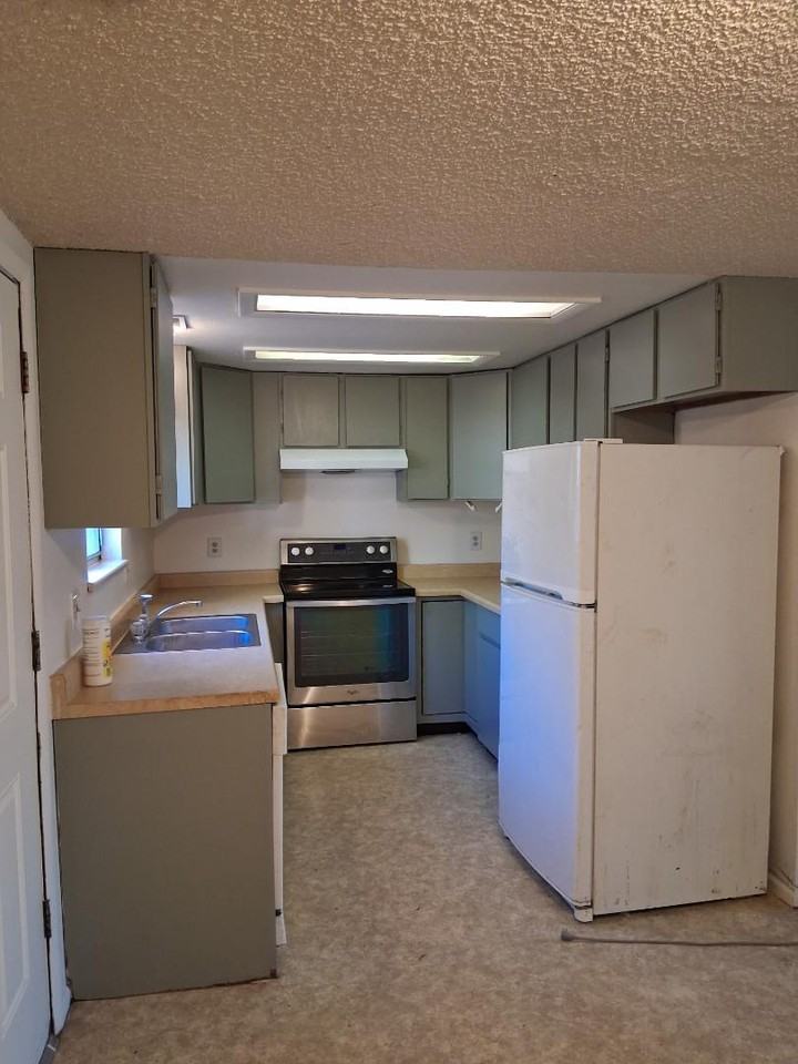 573 Dawn Ct - Photo 3 of 19