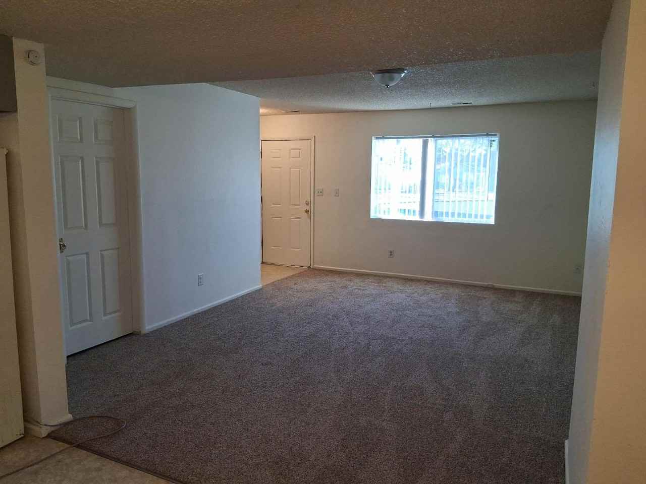 573 Dawn Ct - Photo 5 of 19