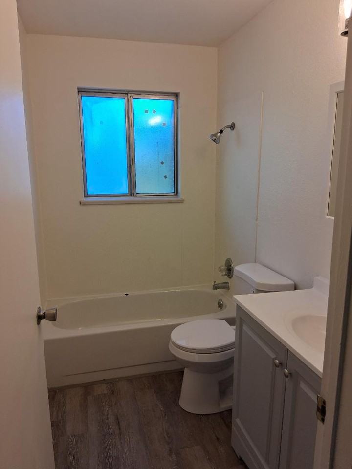 573 Dawn Ct - Photo 7 of 19