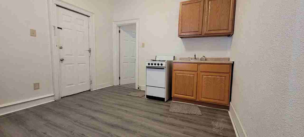 5426 Christian St - Photo 2 of 10