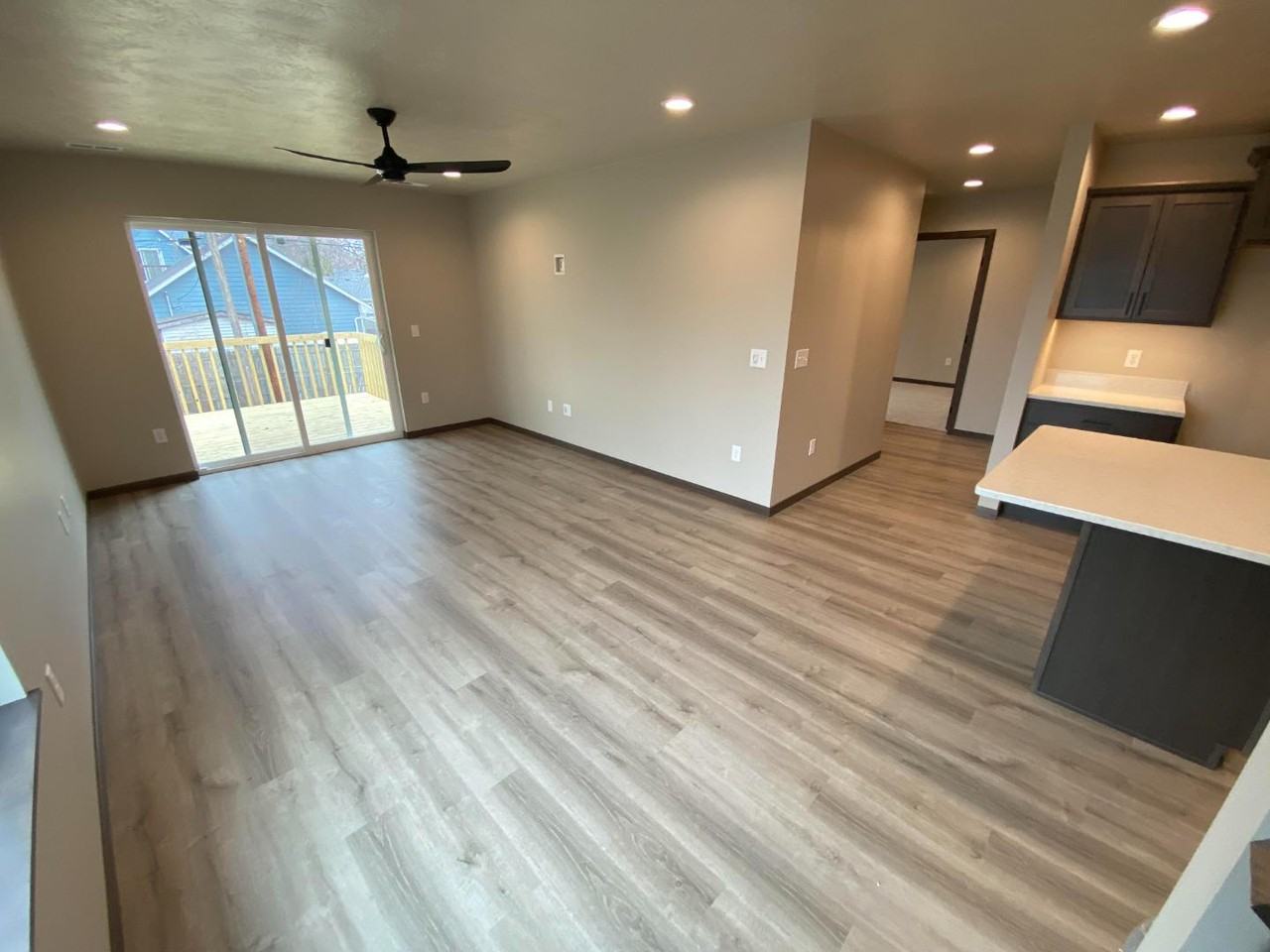 216 S Elmwood Ave - Photo 4 of 20