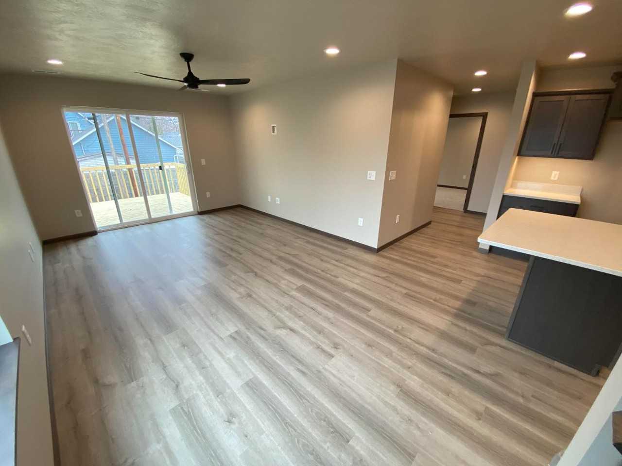 216 S Elmwood Ave - Photo 5 of 20