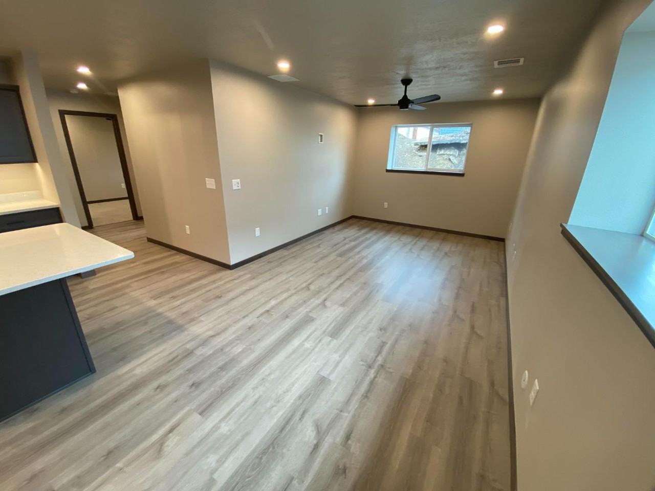 218 S Elmwood Ave - Photo 6 of 20