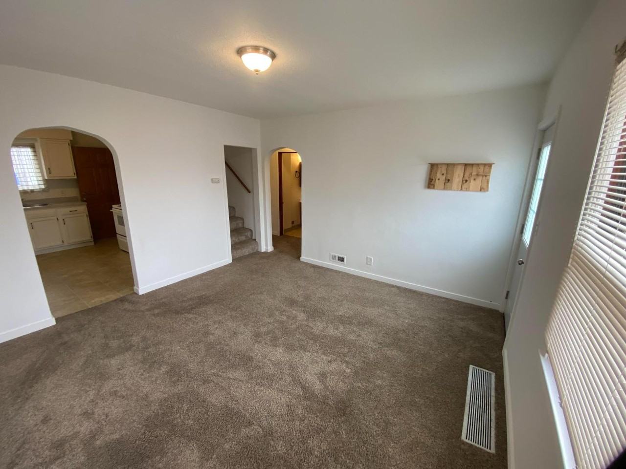 404 S Wayland Ave - Photo 3 of 20