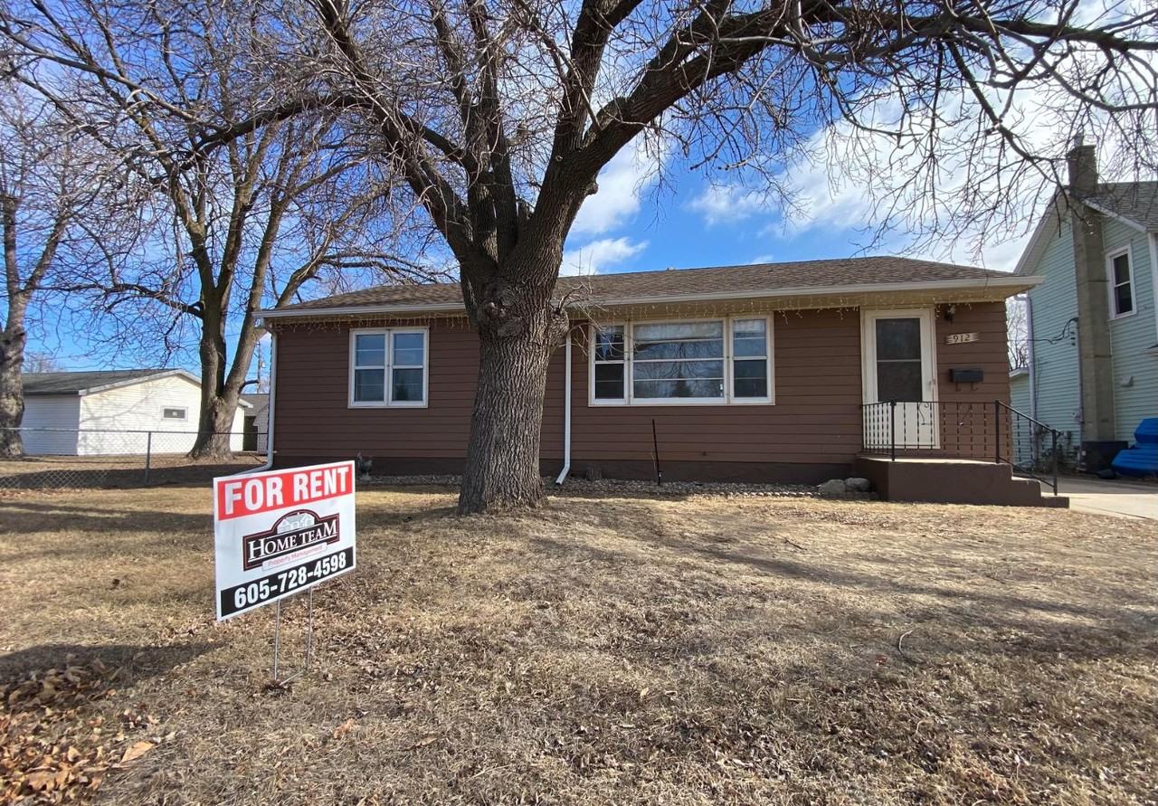 912 N Kiwanis Ave - Photo 4 of 20