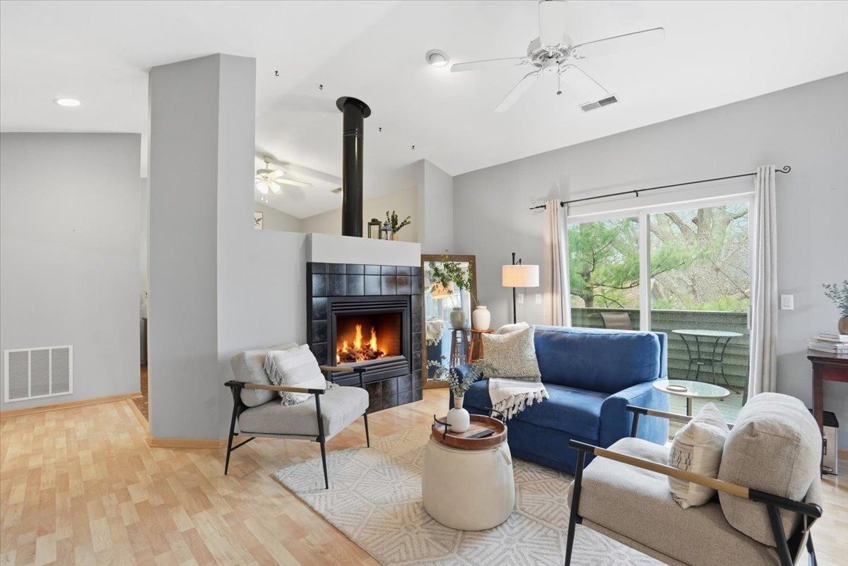 1140 E Dayton St - Photo 2 of 14