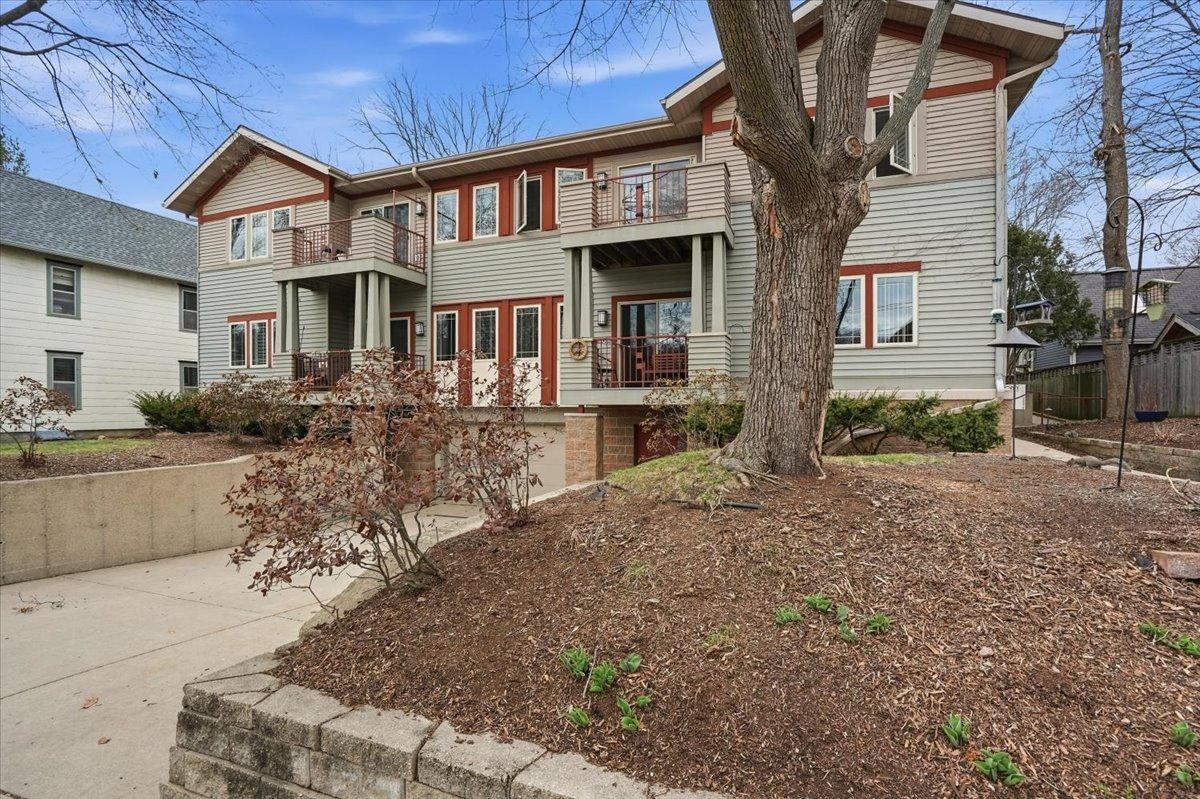 1140 E Dayton St - Photo 5 of 14