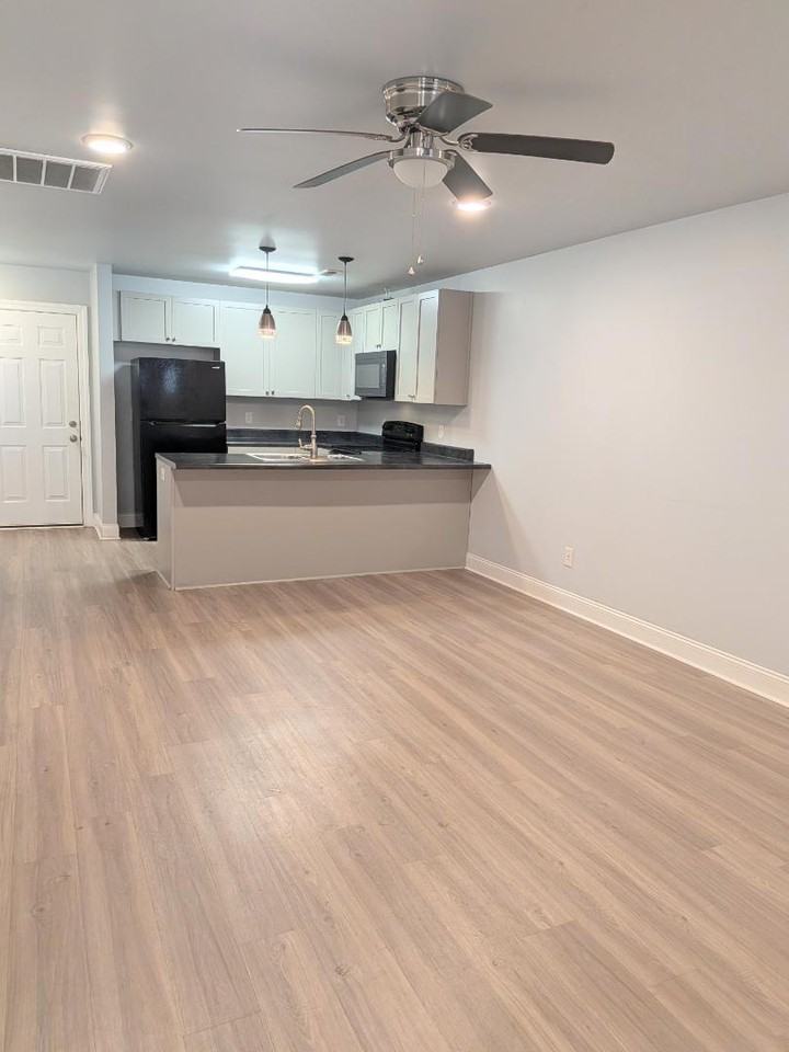 Kaleigh Paige Circle - Photo 4 of 8