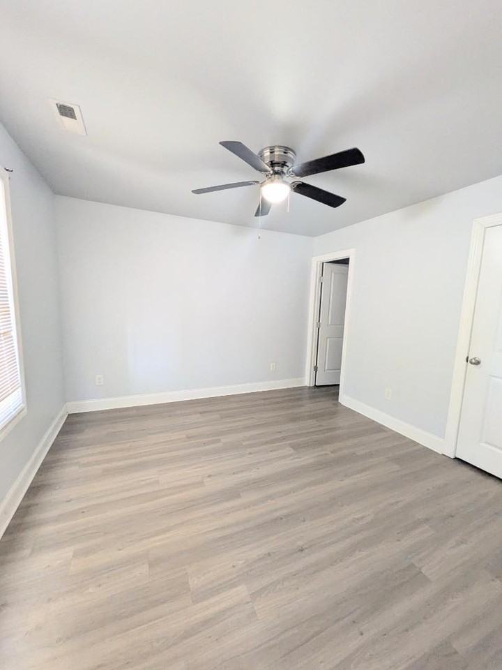 Kaleigh Paige Circle - Photo 7 of 8