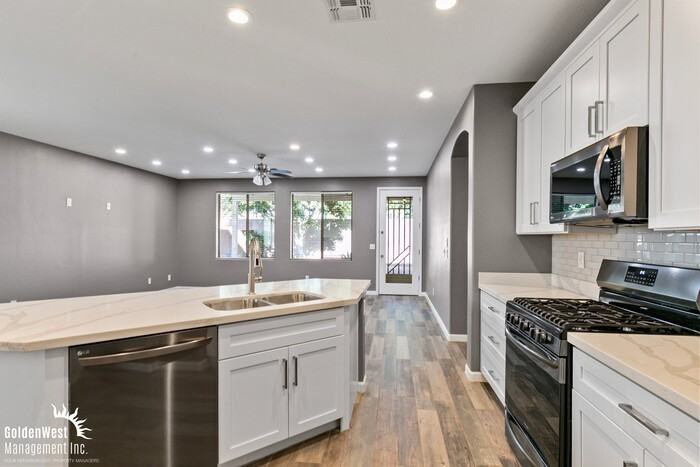 9724 N 182nd Ln - Photo 7 of 22