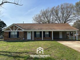 7051 Lake Forest Dr N - Photo 1 of 1