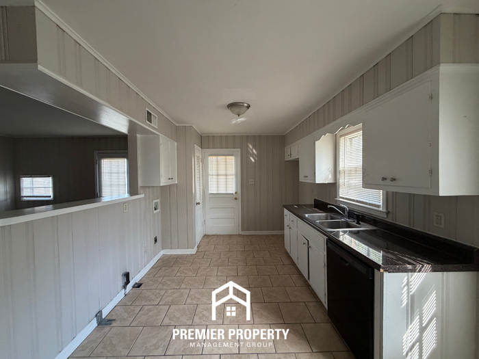 1744 Myrna Ln - Photo 4 of 18