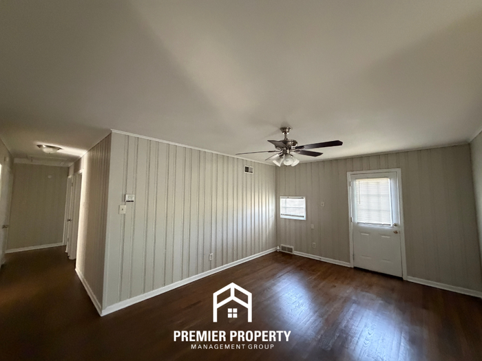 1744 Myrna Ln - Photo 6 of 18