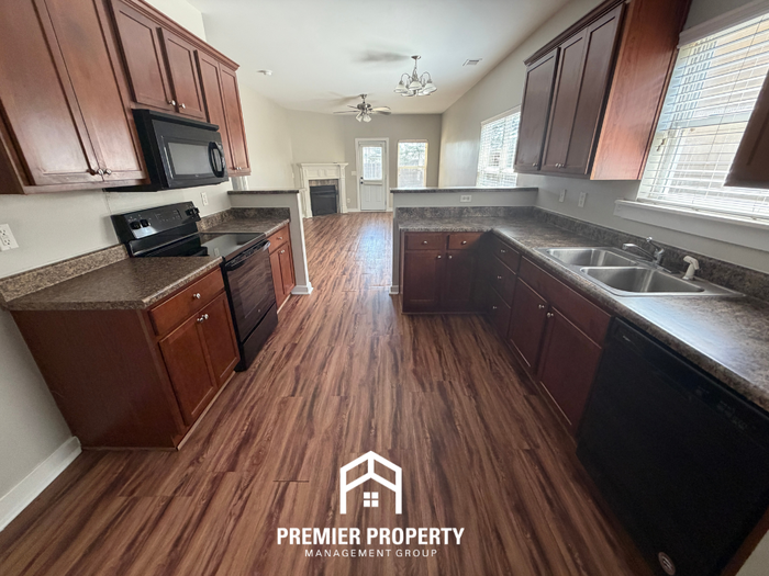 265 Hathaway Ln - Photo 4 of 19